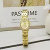 Novo Relógio Feminino Naidu com Mostrador Oval e Pulseira de Aço, Relógio Feminino de Nicho com Tachas, Relógio de Quartzo de Luxo Leve