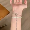 Pulseira de Prata Esterlina S925 Acabamento Escovado Pequena Margarida Galvanizada Separada por Cor Levemente Luxuosa Exquisita Textura de Alta Qualidade