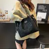 Bolso de hombro de alta gama transfronterizo, nueva colección otoño/invierno 2026, bolso de mano para mujer para ir al trabajo, bolso tote de gran capacidad, se puede llevar en la mano o debajo del brazo