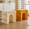 Mesa Auxiliar Creativa tipo Crema para Sofá para Uso Doméstico, Taburete para Cambiarse los Zapatos para Sala de Estar, Mesa de Centro Ondulada Simple Moderna, Mesita de Noche para el Hogar