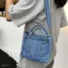 Bolso Cruzado Pequeño de Mezclilla Azul Nuevo 2026 de un Solo Hombro Lavado Casual para Mujer Super Moderno Versátil para Uso Diario