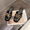 Cadena de Metal Baotou Celebridad de Internet Zapatos Muller Moda Ropa de Exterior Verano 2021 Nuevo Estilo Planos Medios Chanclas Zapatos Pequeños de Cuero de Moda