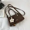 2026 Nova Bolsa Tote de Grande Capacidade Feminina Fashionável de Ombro Único Bolsa de Mão Versátil Elegante de Alta Qualidade para o Dia a Dia