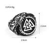 Anillo de titanio para hombre al por mayor joyería europea y americana logo de triángulo vikingo personalidad patrón de cuervo lateral anillo de acero inoxidable