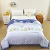 Producto popular de transmisión en vivo: Colcha de terciopelo de leche para primavera y otoño, colcha de algodón lavable, colcha de fibra lavable a máquina, colcha individual para la temporada de regreso a clases
