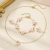 Conjunto de Collar, Pulsera y Aretes con Colgante de Mariposa Nuevo y Colorido Transfronterizo, Diseño de Moda y Versátil, Joyería Elegante para Niñas
