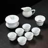 Juego de té de porcelana blanca Dehua, diseño simple para uso doméstico, que incluye una tapa de cuenco, tazas de té, un cuenco de té de cerámica individual, una jarra de servicio y un colador de té