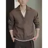 Suéter de Malha Quente Marrom Falso de Duas Peças com Gola V Dupla para Homens, Estilo Old Money New Rich, Moda Preguiçosa para Outono e Inverno
