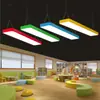Lámpara colgante curso de capacitación mecanismo lámpara de techo LED color barra larga forma de lámpara de aula de jardín de infantes veta de madera Centro de Educación Temprana