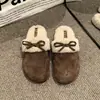 Zapatos Birkenstock Medios Abiertos de Cuero Mate Retro Suave con Forro de Terciopelo y Suela Gruesa para Mujer Otoño/Invierno Nueva Ropa de Exterior Zapatos con Punta de Piel de Cordero y Piel