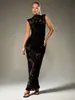Vestido longo de malha sem mangas com gola alta, best-seller transfronteiriço europeu e americano, com detalhes de rosa flockado, design plissado transparente e um vestido maxi sexy para festa