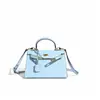 Mini Bolsa Kelly em Amarelo Frango Couro Genuíno para Mulheres, Bolsa Versátil com um Novo Toque de Luxo, Bolsa de Mão, Ombro e Transversal, Atacado do Fabricante
