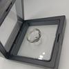 Anillo de plata tailandesa Qianye "Ala de guardia" con diseño de nicho femenino y plumas avanzadas para pareja, propuesta de matrimonio masculina.