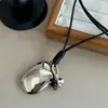 Cordón de Cuero Negro Colgante Ovalado Collar Largo Cadena para Suéter Simple Versátil Gama Alta Lujo Ligero Geométrico Moda Estilo Unisex