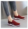 Zapatos de mujer 2025 nuevos zapatos de comercio exterior para mujer, zapatos de moda para madres, calcetines, zapatos, zapatillas de suela suave para mujer