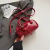 Bolso tipo bandolera de aspecto elegante y moderno, estilo bolsa almohada, para mujer, nuevo estilo de verano 2025, de nicho, color liso simple, de un solo hombro, cruzado