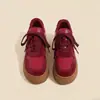 Outono 2025 Novos Sapatos Brancos de Sola Grossa para Mulheres Celebridade da Internet Aumentadores de Altura Nicho Retrô de Cano Baixo Esportivos Tendência Sapatos Casuais Board Shoes