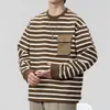 Camiseta Listrada de Manga Longa para Homem, Marca Japonesa Retro Tendência, Novo Estilo Primavera e Outono, Marca Tendência, Corte Solto Oversized, Gola Redonda, Camiseta Básica