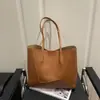 Bolsa de Grande Capacidade para Mulheres 2026 Novo Estilo Simples Versátil Bolsa de Ombro Tendência Este Ano para o Trabalho e Deslocamento Bolsa Tote Color-Blocking