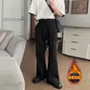 Calças Flares Pretas 2025 Novas de Cintura Alta Emagrecedoras Tamanho Grande para Homens, Calças Casuais de Perna Larga para Baixinhos, Forradas com Fleece para Outono e Inverno