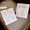 Pendientes de Perla Florales Frescos y Dulces de Aguja Plateada, Sensación de Lujo Ligero y Gama Alta, Set de Pendientes Versátil, Accesorios para Orejas Elegantes y Graciosos