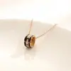 Colar de aço de titânio estilo coreano feminino celebrante da internet ouro rosa incrustado com diamantes corrente de clavícula abelha aço inoxidável joias doces para mulheres