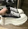 Tênis Putian Mcqueen Branco Laser Veludo Cauda Grossa Solado Alto Aumento de Altura Tênis Esportivo Casual para Homens e Mulheres