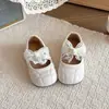 Sapatos Pequenos de Couro para Meninas 2026 Primavera/Outono Novos Sapatos de Dança Ballet com Laço de Cadarço Infantil Sapatos Individuais de Princesa Sapatos de Performance