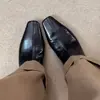Botas femininas curtas minimalistas Maillard em couro bovino super macio 2026 novo bico quadrado salto baixo Chelsea botas femininas justas