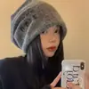 Gorro Cinza Casual Despojado para Mulheres, Estilo Japonês para Outono e Inverno, Chapéu Versátil que Faz o Rosto Parecer Menor, Adequado para Circunferência Craniana Grande