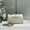 Bolsa de Almohada Cilíndrica 2025 con Incrustaciones de Dragón de Alta Calidad Nueva Moda Mini Bolso de Hombro Nicho para Viajes Diarios Bolso de Cuero para Mujer