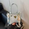Bolso de mano retro individual para mujer, combinable con todo, nuevo bolso de hombro de alta gama Sense Niche Fashion 2025.