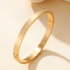 Pulsera de Broche Creativa Simple Corrosión Inglés Amor Estrella Patrón de Forma Geométrica Joyería de Mano para Parejas