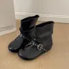 Botas de Salto Grosso Estilo Britânico Preto Femininas 2026 Nova Coleção Outono Versátil com Saias Aumenta Altura Emagrecimento Botas de Cano Curto Retrô
