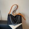 Bolsa Feminina de Luxo Leve Transfronteiriça 2026 Novo Estilo Casual Moda Versátil Bolsa Tote para o Dia a Dia Grande Capacidade Bolsa de Ombro com Corrente