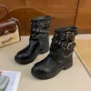 Botas de Media Caña con Tacón Grueso y Punta Fina Estilo Coreano para Mujer Correa con Doble Hebilla Negras Versátiles Botas de Jinete Suela Gruesa que Aumenta la Altura Botines Botas de Mujer