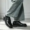 Zapatos de hombre transfronterizos para otoño, zapatos de cuero formales de negocios casuales para hombre con punta cuadrada y tres juntas, zapatos de cordones de estilo británico con punta fina