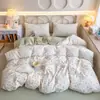 2026 Nuevo Juego de Cuatro Piezas de Gasa Esponjosa tipo Nube Fresa Corazón Estilo Fresco Impresión y Teñido Reactivo Lado AB Ropa de Cama Suave Amigable con la Piel
