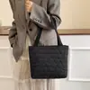 Bolsa de Inverno Bolha Acolchoada com Padrão de Losangos da Moda para Mulheres, Bolsa de Ombro de Grande Capacidade de Fábrica de Comércio Exterior