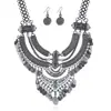 Directo de fábrica moda moneda estilo retro media luna borla cadena gruesa collar corto para clavícula en stock