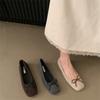 Zapatos de punta cuadrada con lazo retro de Corea del Sur para mujer, otoño e invierno 2024, nuevos zapatos de leche suaves y poco profundos, zapatos Mao Mao