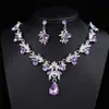 Collar y Pendientes de Perlas de Agua Dulce Florales Retro Elegantes Populares Europeos y Americanos Juego de Dos Piezas Cadena Versátil para Clavícula de Mujer