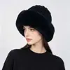 Gorro de punto trenzado de felpa para otoño e invierno para mujer, sombrero de pescador engrosado, hace que la cara parezca más pequeña, protección para los oídos, cálido sombrero peludo, estilo coreano para clima frío