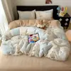 Nuevo juego de sábanas de invierno gruesas para niños, diseño de dibujos animados, terciopelo de leche, juego de cuatro piezas con faldón de cama, fabricante mayorista de dropshipping