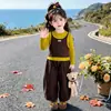 Roupas de Outono Super Bonitas para Meninas 2026 Novas Roupas de Outono Conjunto de Camiseta de Manga Longa Falsa de Duas Peças para Meninas Calças Casuais Infantis