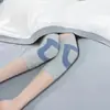 Joelheiras de verão antiderrapantes, flexíveis e finas com alta elasticidade, quentes e adequadas para ambientes com ar condicionado, suporte de joelho sem costura e prático para homens e mulheres