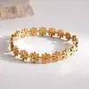 Pulseira de Margarida em Aço Inoxidável Estilo Metal Europeu e Americano com Diamantes, Exquisita e Versátil, Joia de Nicho de Alto Padrão para Mulheres