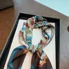 Pañuelo Cuadrado Pequeño Guofeng Camelia Azul 70 para Mujer 2024 Nuevo Pañuelo Delgado de Primavera y Otoño Pañuelo Decorativo Elegante