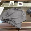 Camiseta feminina de Primavera e Outono, estilosa e moderna, gola alta discreta estilo coreano com babados na barra, camiseta lisa básica para crianças