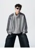 Sudadera con capucha deportiva de rayas retro japonesa con cuello alto para hombre, estilo universitario nuevo para otoño/invierno, chaqueta sudadera versátil casual para hombre